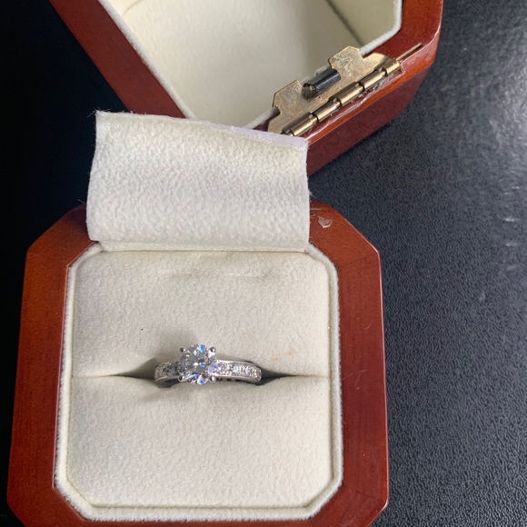 1.07 Diamond Ring - Picture 8 of 11